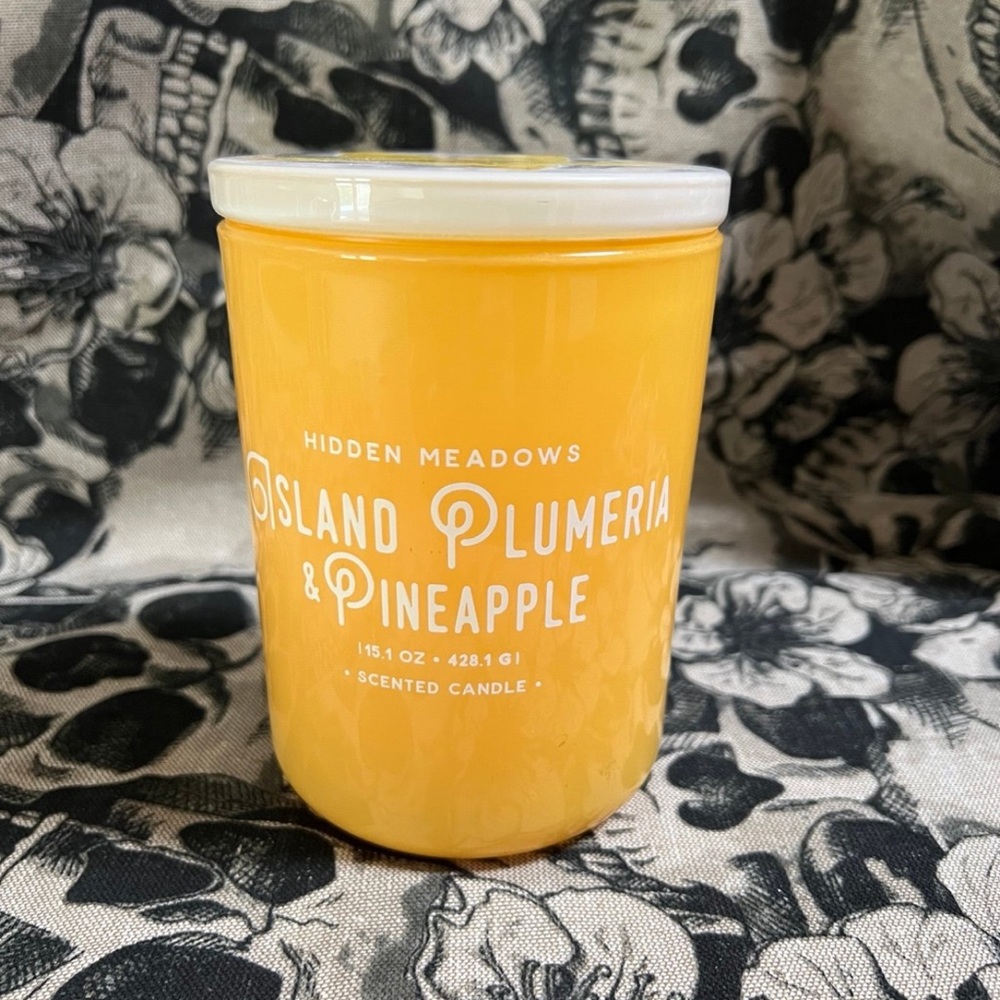 DW Home Island Plumeria & Pineapple Candle - Yellow